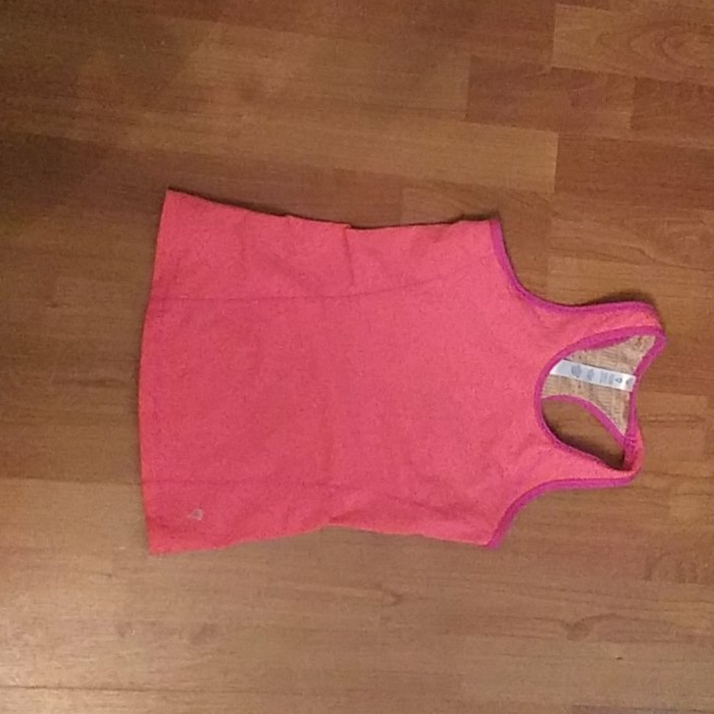 Ivviva athletic top
